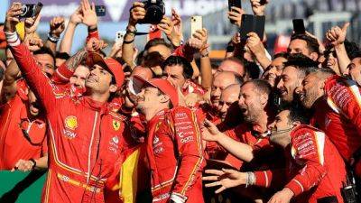 Carlos Sainz wins F1 Australian Grand Prix 2 weeks after emergency surgery
