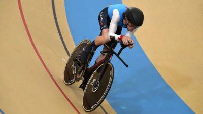 Canadian Para cyclist Alex Hayward wins 1st world medal with silver in scratch race