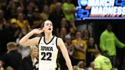 March Madness refs face criticism over calls in Iowa-West Virginia women's tourney game: '8 v 5 everytime'