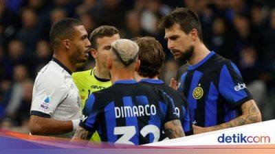 Inter Milan - Juan Jesus - Francesco Acerbi - Napoli Kecewa Acerbi Tidak Dihukum - sport.detik.com