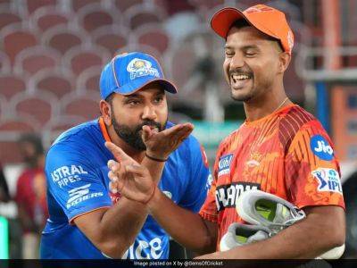 Rohit Sharma - Sunrisers Hyderabad - Mayank Agarwal - Video: Rohit Sharma Recreates 'Flying Kiss' That Resulted In Hefty Fine For KKR Star - sports.ndtv.com - India - county Garden