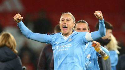 Former England captain and Man City defender Houghton to retire
