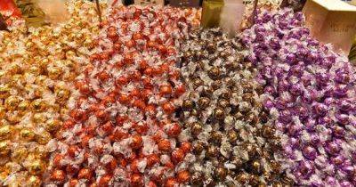 Lindt sale sees 'giant' 1.5kg boxes of truffles worth £50 slashed to under £23 in 'mystery box' deal - manchestereveningnews.co.uk - Switzerland