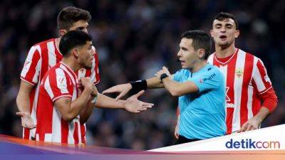 Bilang Timnya 'Dirampok' Lawan Madrid, Pemain Almeria Terancam Sanksi Berat