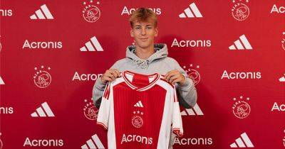 Ajax wonderkid reveals he rejected Manchester United after trial at Carrington
