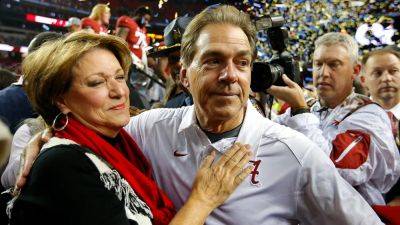 Nick Saban - Kevin C.Cox - Nick Saban sending emails and learning table etiquette as part of wife's 'Ten Commandments of Retirement' - foxnews.com - Georgia - state Alabama