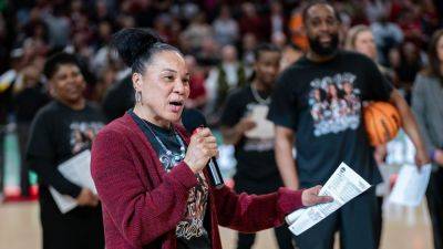 Dawn Staley - Undefeated South Carolina's Dawn Staley still 'worried every day' - ESPN - espn.com - state Oregon - state Tennessee - state Iowa - state South Carolina