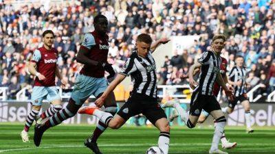 Barnes late show fires Newcastle to dramatic win over West Ham