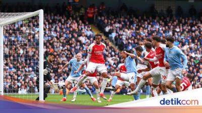 Gabriel Jesus - David Raya - Nathan Ake - Babak Pertama - Liga Inggris - Man City Vs Arsenal Imbang di Babak Pertama - sport.detik.com
