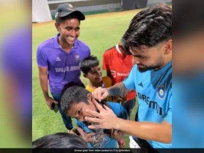 Rinku Singh - Watch: Rinku Singh Stunned As Fans Ask For Autograph On Forehead And Neck - sports.ndtv.com - South Africa - Ireland - India