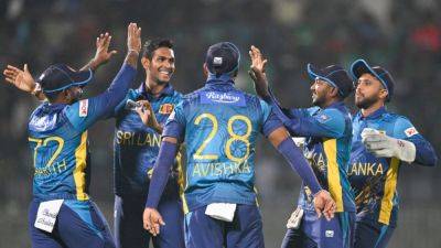 Dasun Shanaka - Angelo Mathews - Dasun Shanaka Guides Sri Lanka To Dramatic Win Over Bangladesh In 1st T20I - sports.ndtv.com - Sri Lanka - Bangladesh