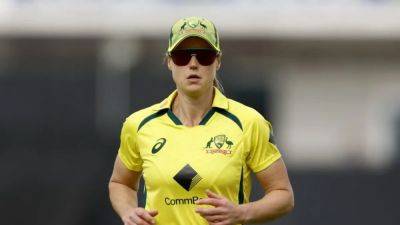 Australia's Perry shatters sponsor's car window with huge six