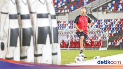 PSM Dikalahkan Persis, Pelatihnya Sebut-sebut Tunggakan Gaji