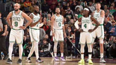 Celtics lose 22-point lead in 4th, 11-game win streak ends - ESPN
