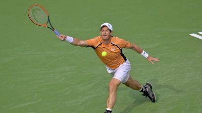 Murray says tennis should follow rugby's lead in the way players treat officials
