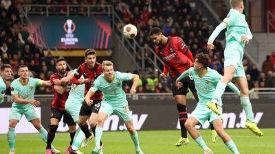 Milan earn 4-2 win over 10-man Slavia Prague