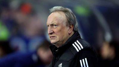 Manager Warnock leaves Aberdeen after a month in charge