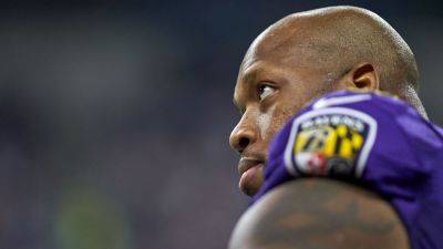Ex-NFL star Terrell Suggs faces two charges in Arizona - ESPN