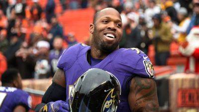 Kevin C.Cox - Super Bowl champ Terrell Suggs arrested after allegedly displaying gun in Starbucks drive-thru dispute - foxnews.com - county Miami - San Francisco - state Arizona - county Brown - county Cleveland