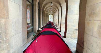 The red tent camp outside Manchester town hall - and why it's 'not helping anyone' - manchestereveningnews.co.uk - Britain - Turkey - county Hall