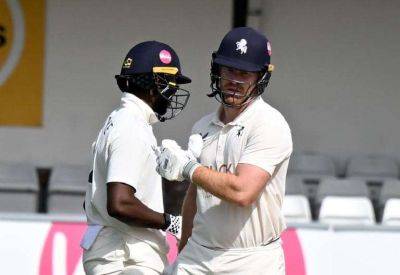 Kent Cricket - Daniel Bell-Drummond and Ben Compton his centuries as Kent (245-1) reply to Essex’s (530-7) daunting first-innings total at Chelmsford - kentonline.co.uk - county Essex