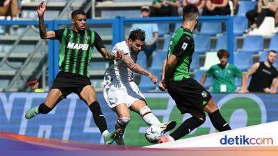 Luka Jovic - Rafael Leao - Noah Okafor - A.Di-Serie - Sassuolo Vs Milan Berakhir Imbang 3-3 - sport.detik.com