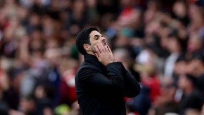 Arsenal suffer 2-0 loss to Villa, hand Man City title race boost