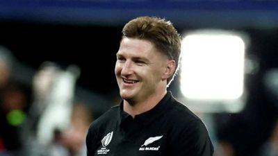 Barrett signs New Zealand extension, confirms Leinster stint