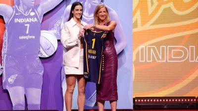 Indiana Fever select Iowa's Caitlin Clark No. 1 in 2024 WNBA draft - ESPN