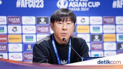 Shin Tae-Yong - Asia Di-Piala - STY Geram, Sebut Laga Qatar Vs Indonesia Pertunjukan Komedi - sport.detik.com - Qatar - Indonesia