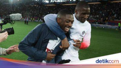 Senyum Ousmane Dembele Saat PSG Permalukan Barcelona