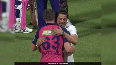 Jos Buttler - Rajasthan Royals - Watch: Jos Buttler Turns Down SRK's Humble Request, Then Gets A Big Hug - sports.ndtv.com - India - county Garden