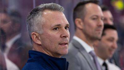 Canadiens exercise two-year option on coach Martin St. Louis - ESPN