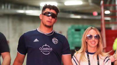 Brittany Mahomes gushes over NFL star husband as he dishes about dad bod