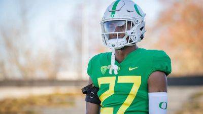 Oregon Ducks football player arrested in fatal hit-and-run, police say - foxnews.com - Usa - state Oregon - state California - state Michigan - county Lane