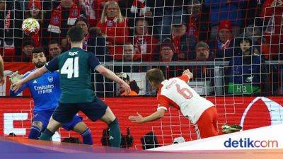 Joshua Kimmich - Bayern Munich - Sundulan Kimmich Loloskan Bayern Munich, Bikin Hati Arsenal Pedih - sport.detik.com