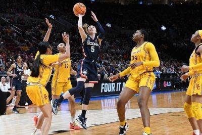 Paige Bueckers - Paige Bueckers leads UConn to Final Four with win over USC - ESPN - espn.com - state Oregon - county Cleveland - state Iowa
