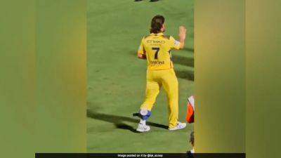 Quinton De-Kock - Watch: MS Dhoni Seen Limping After Explosive IPL Knock, Leaves Fans Worried - sports.ndtv.com - South Africa - India