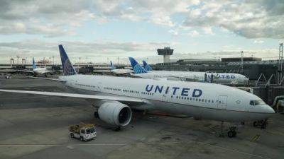 Video appearing to show MLB coach inside cockpit of Toronto-bound flight prompts probe - cbc.ca - Usa - state Colorado