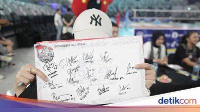 Antusiasme Fans Berburu Tanda Tangan Pemain Red Sparks - sport.detik.com - Indonesia