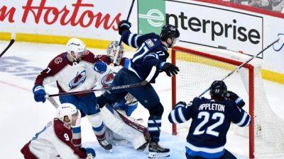 Jets fly over Avalanche 7-6 in wild start to playoffs