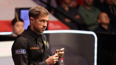 Lisowski takes narrow lead over Ding at Crucible