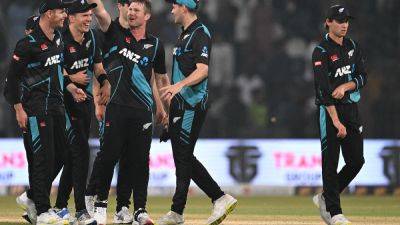 Babar Azam - Tom Blundell - New Zealand Defeat Pakistan By Four Runs In 4th T20I, Lead 2-1 In Series - sports.ndtv.com - New Zealand - Pakistan - county Green