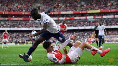Arsenal enter enemy's den as title race reaches boiling point - channelnewsasia.com - Britain