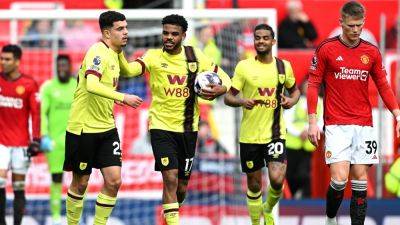 Burnley on the spot late on to deny Manchester United