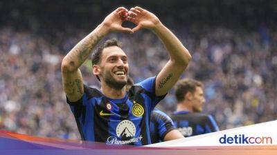 Giuseppe Meazza - Inter Milan - Hakan Calhanoglu - Marcus Thuram - Hakan Calhanoglu Capai Musim Terbaiknya - sport.detik.com