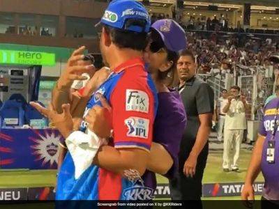 Watch: Shah Rukh Khan Gives Sourav Ganguly A Pleasant Surprise At Eden Gardens. What Happens Next Is Epic