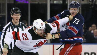 8 players ejected after Rangers, Devils have full line brawl at puck drop
