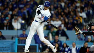 Shohei Ohtani hits 430-foot shot for first Dodgers home run - ESPN