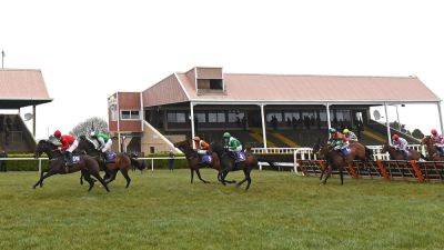 Wet weather claims cards at Wexford and Fontwell